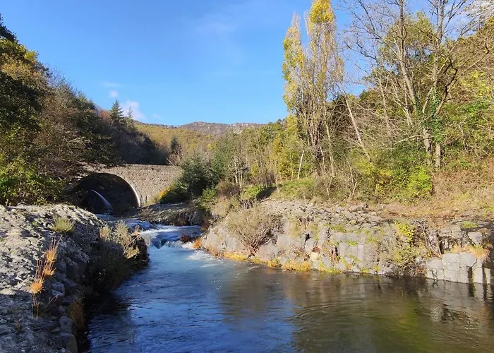 Rives De Bourges Lejlighed Burzet